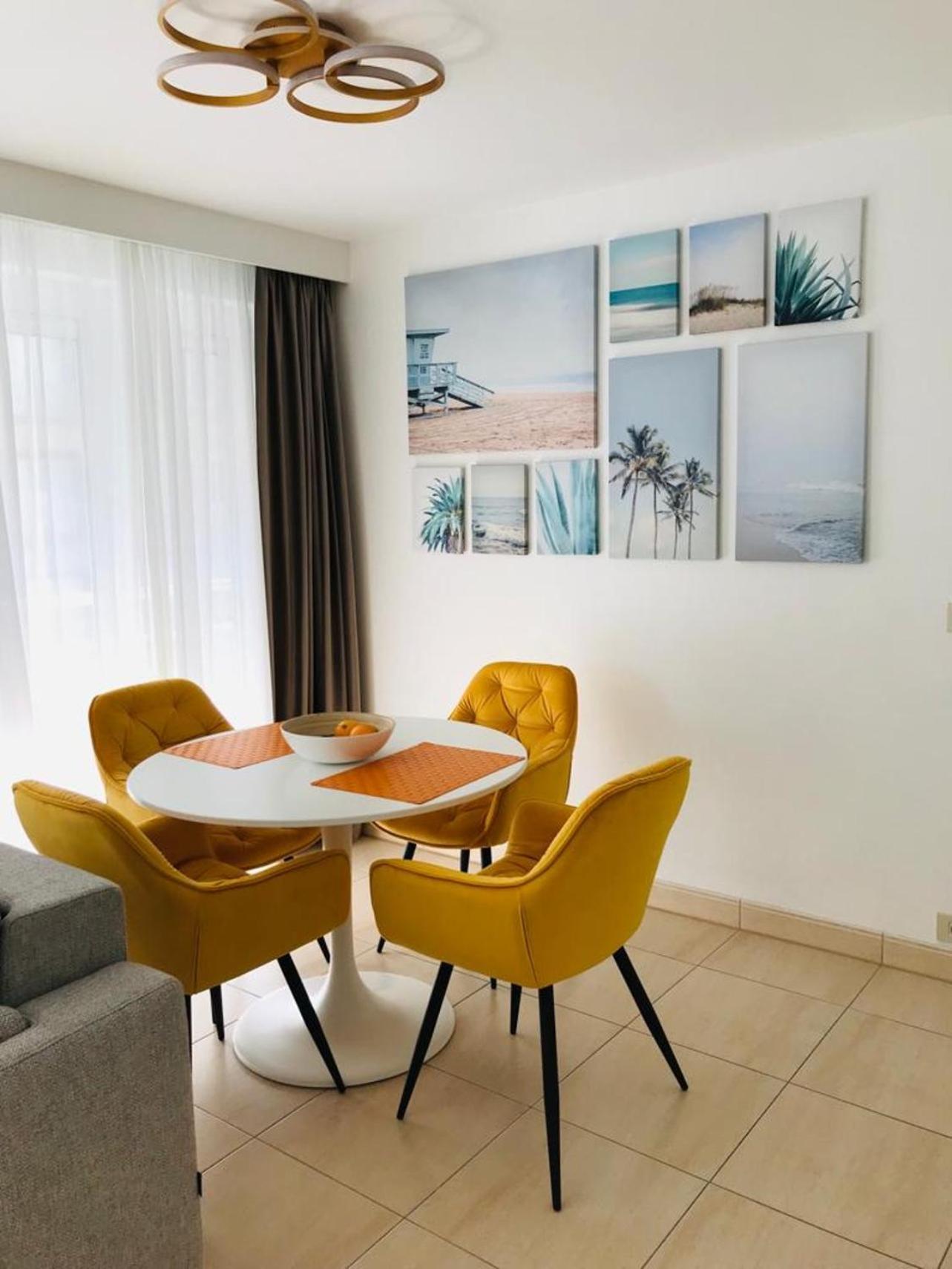 Urbanstay Suites - Beachfront Apartment In Knokke Екстер'єр фото