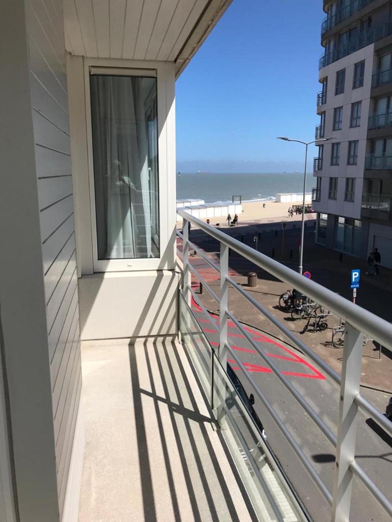 Urbanstay Suites - Beachfront Apartment In Knokke Екстер'єр фото